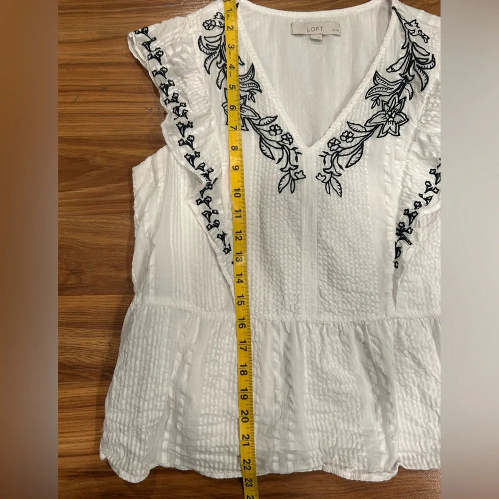 LOFT Floral Embroidered Ruffle Peplum Top Women’s Size Medium - Picture 8 of 9